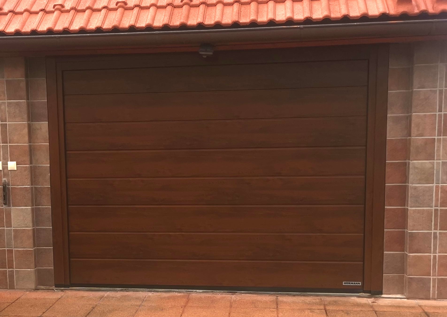 Hormann LPU Decograin Tmavy dub Prelis M